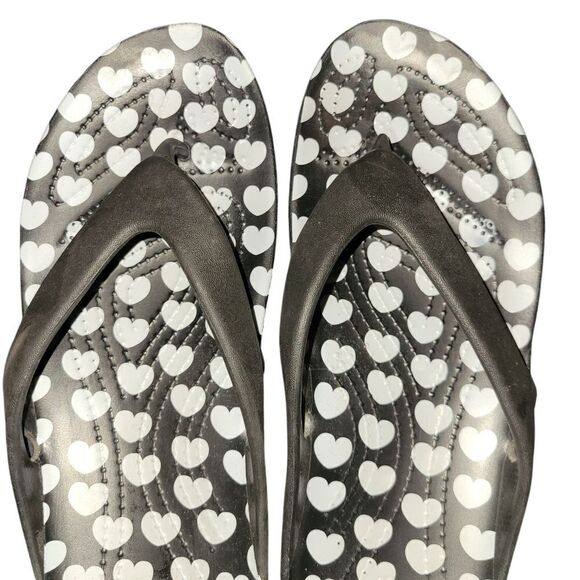 Crocs flip flops with hearts size 10. ^ - Picture 2 of 6